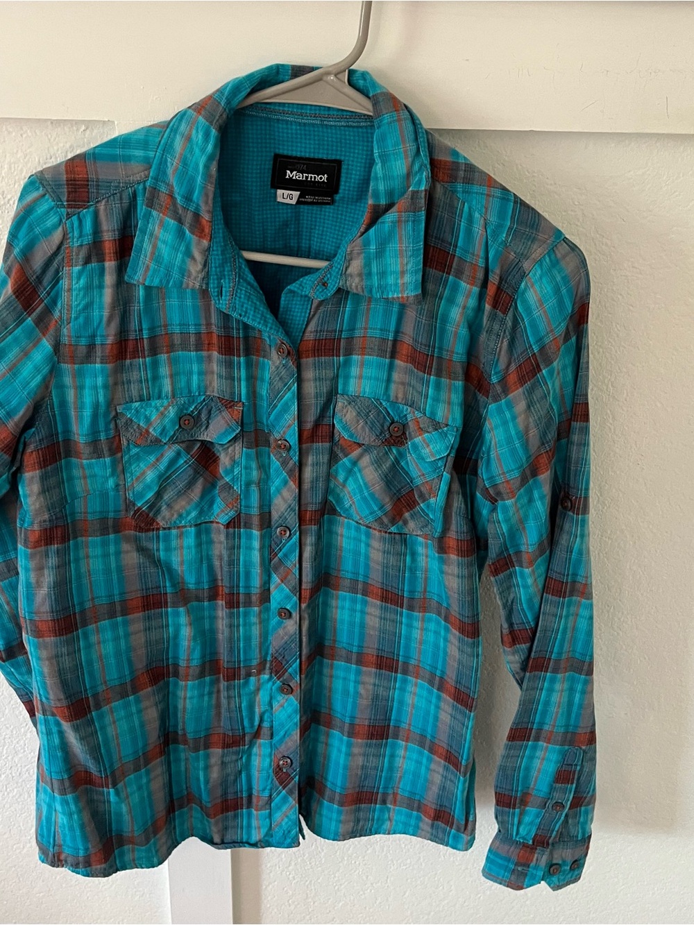 Marmot Women's Large Flannel Button Down Shirt.